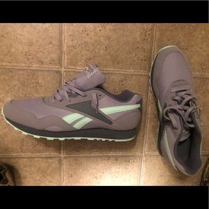 Reebok classics new without tag never worn!!